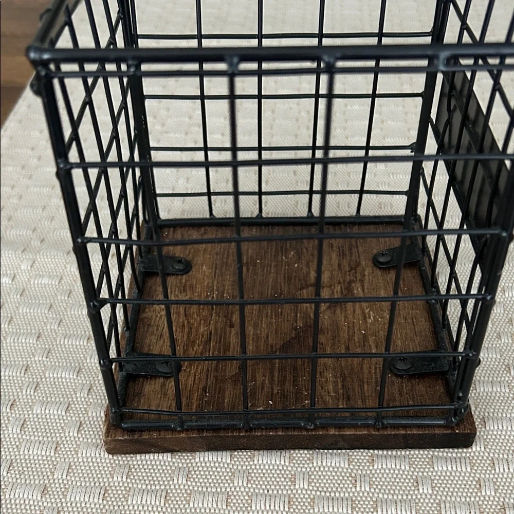 Utensils Black Wire Mesh Countertop Caddy with Wood Base